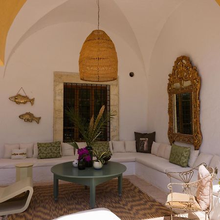 Lella Zohra, Studio Avec Piscine A Sidi Bou Said Bed & Breakfast Exterior photo