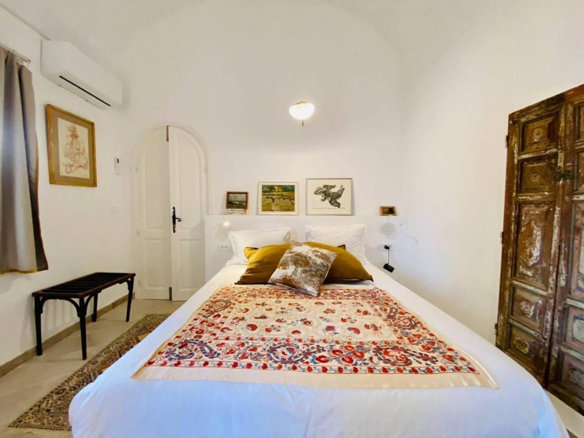 Lella Zohra, Studio Avec Piscine A Sidi Bou Said Bed & Breakfast Exterior photo