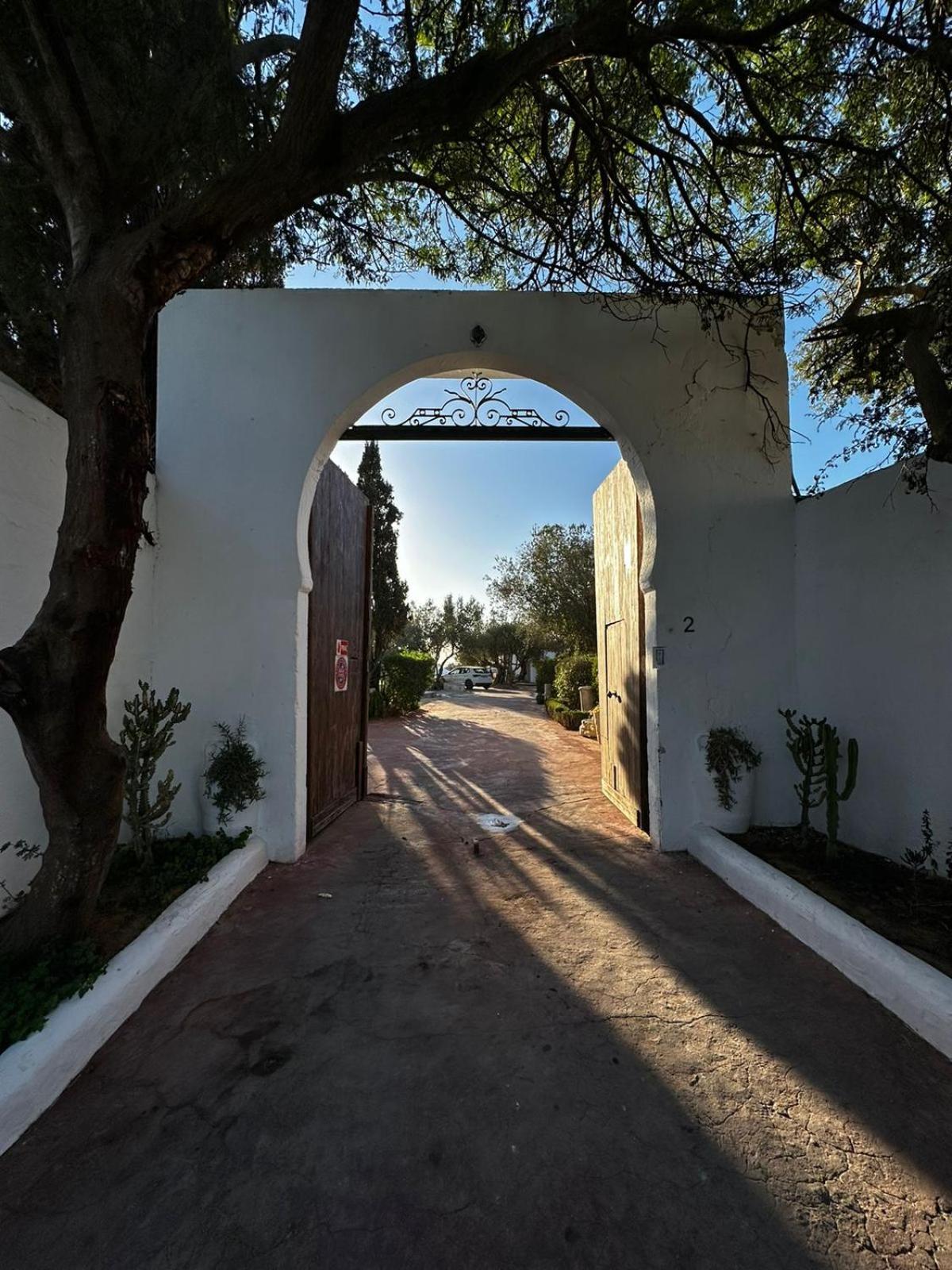 Lella Zohra, Studio Avec Piscine A Sidi Bou Said Bed & Breakfast Exterior photo