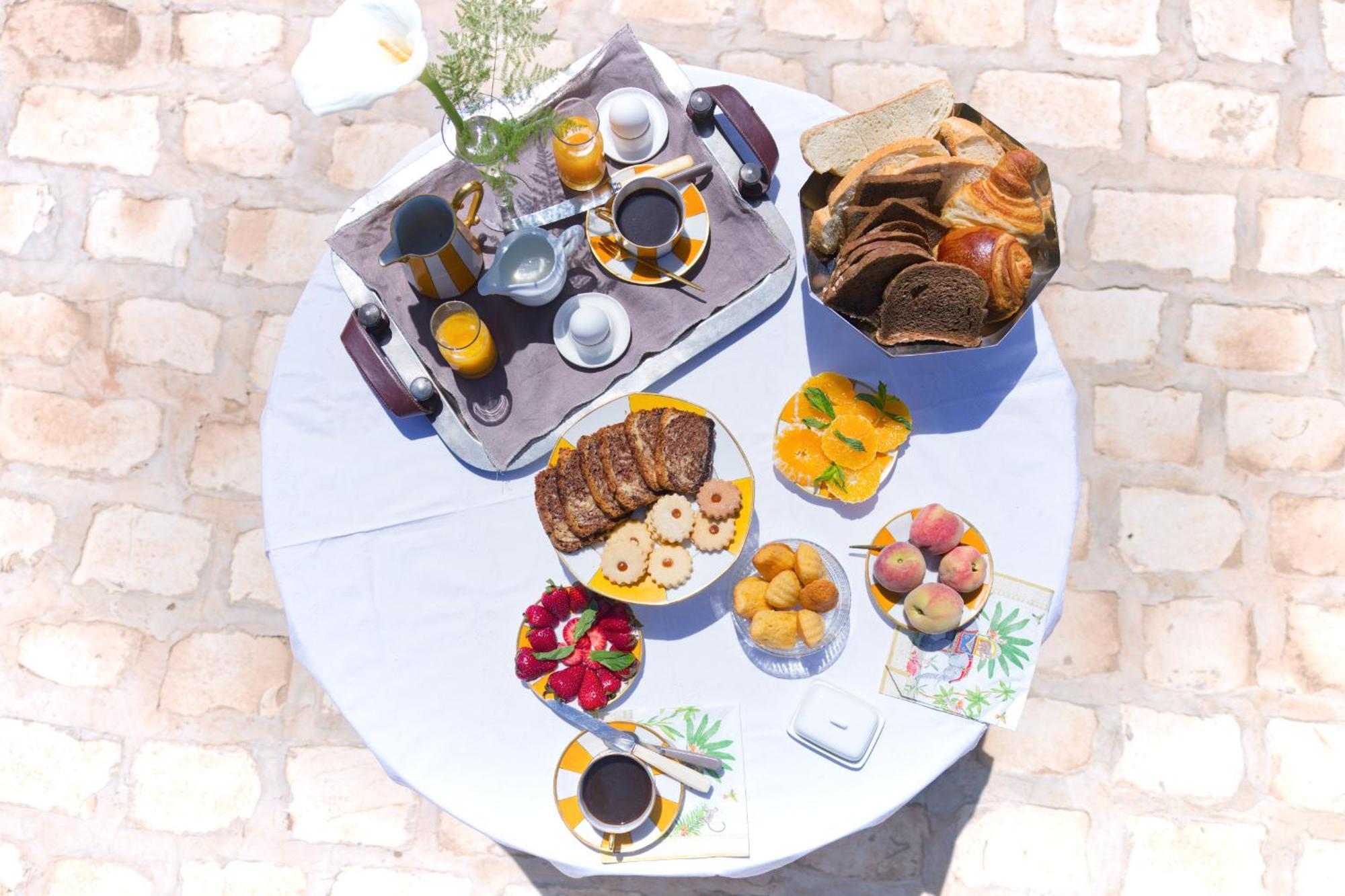 Lella Zohra, Studio Avec Piscine A Sidi Bou Said Bed & Breakfast Exterior photo